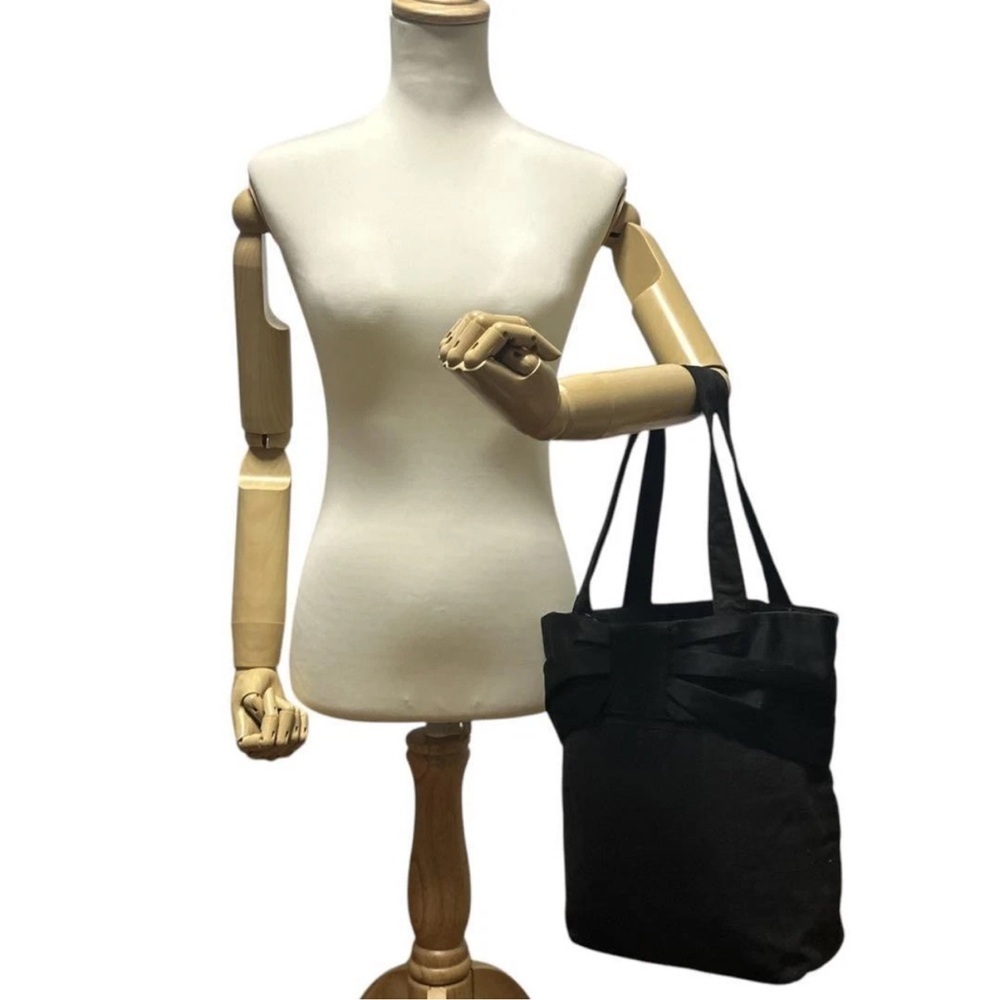 Yves Saint Laurent Black Classic Tote - Picture 3 of 12